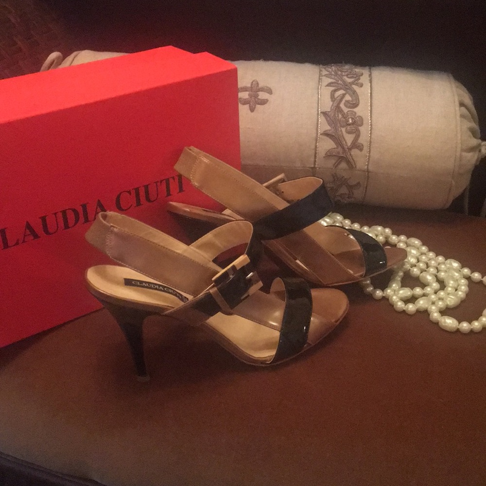 Claudia Ciuti black and gold designer heels. 7.5M